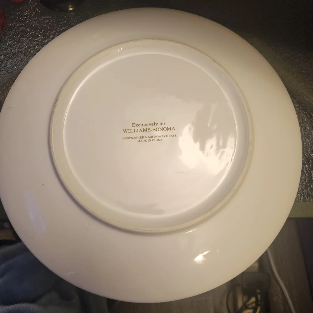 Williams Sonoma Elegant White Plate